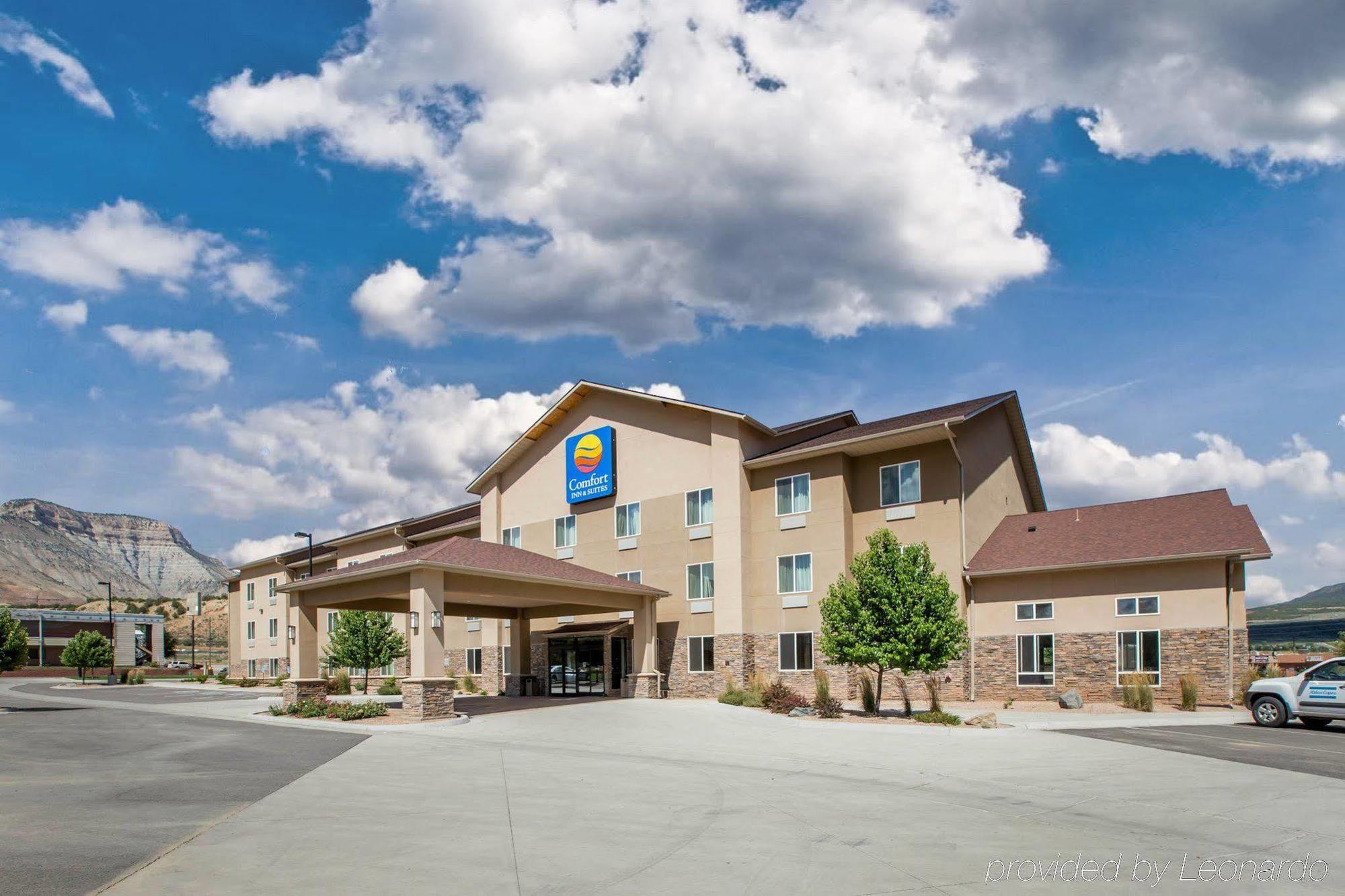 Comfort Inn & Suites Parachute Exterior photo