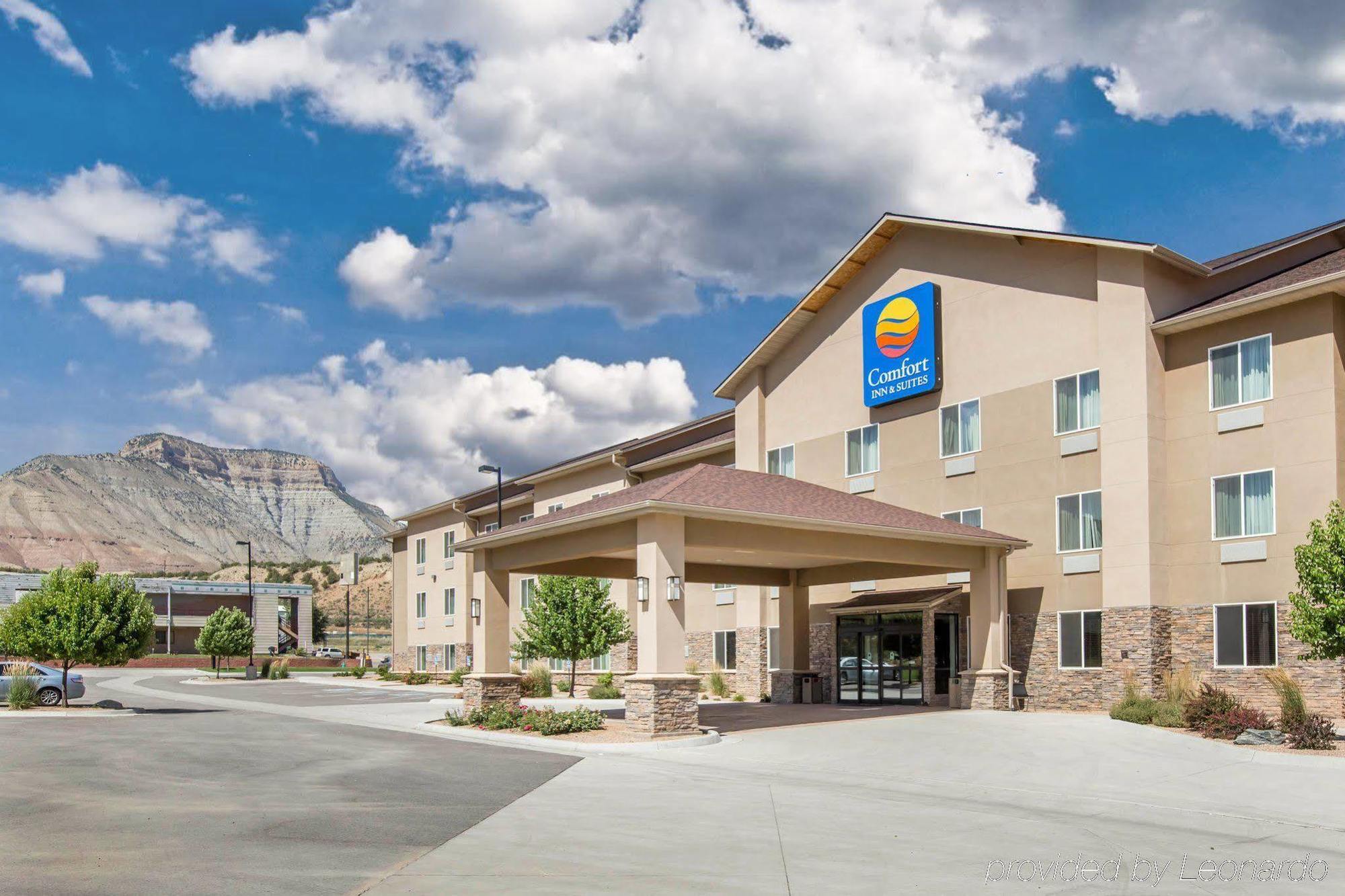 Comfort Inn & Suites Parachute Exterior photo